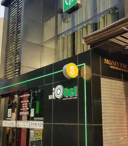 Iotel Luxury Kiosk Hotel