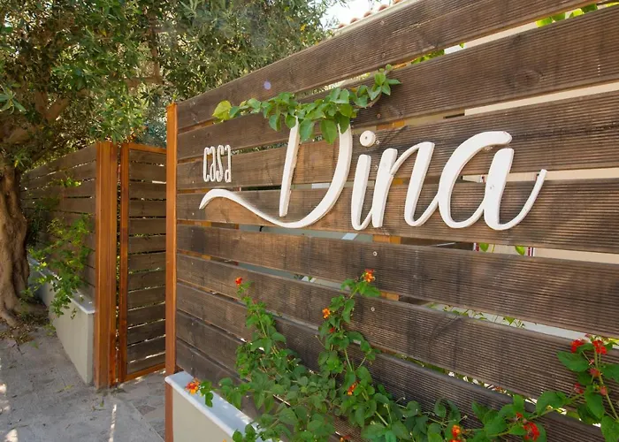 Casa Dina