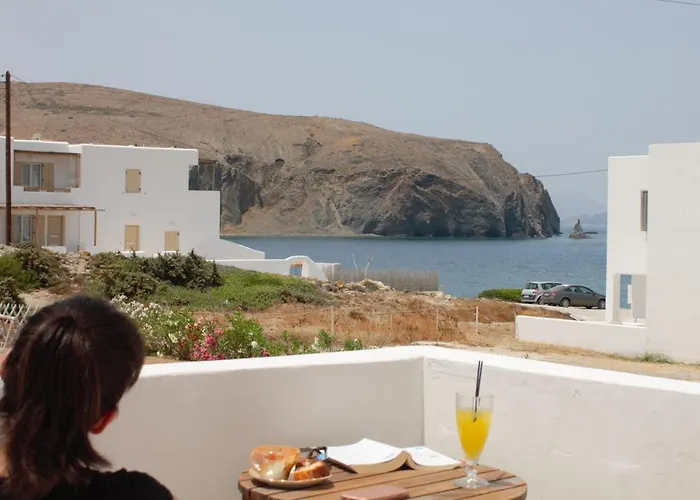 V-rooms in Milos Cyclades