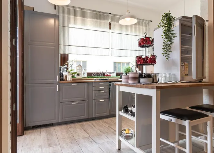 Bed And Breakfast Bric & Brac