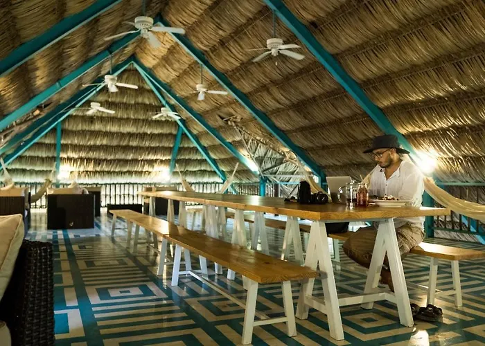 Jungle Lodge Tikal Hostal