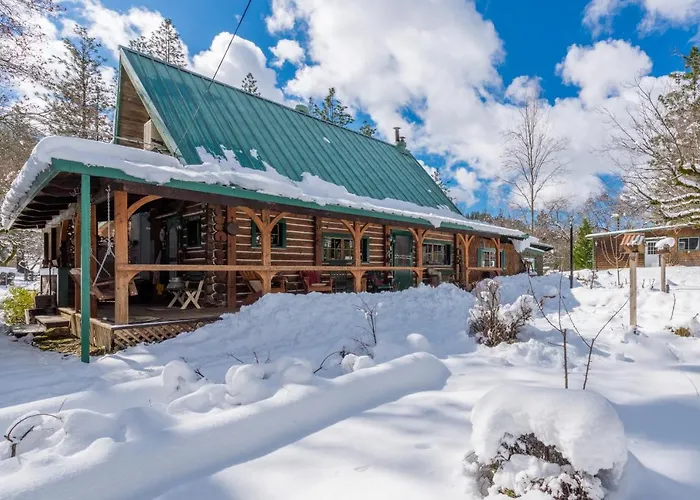 The Davies Family Inn (Adults Only)
