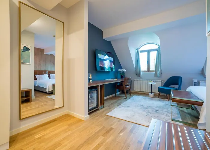 Ski Hotel