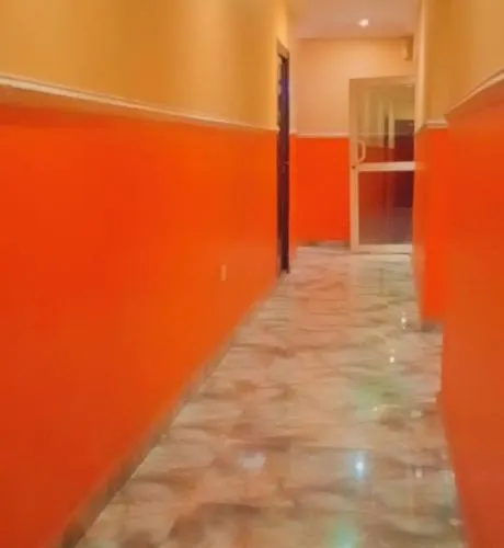 Larrydam Hotel And Suites