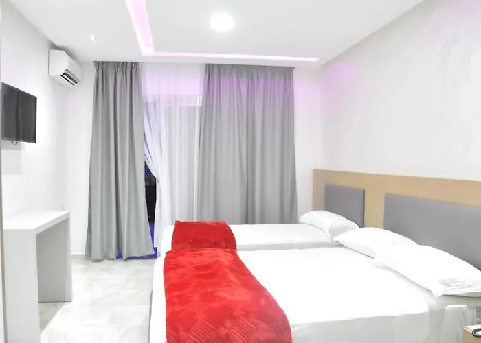 Hotel Laluna Bay
