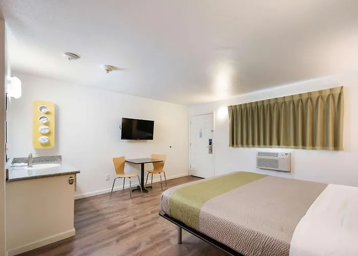 Motel 6-Burlington, Wa