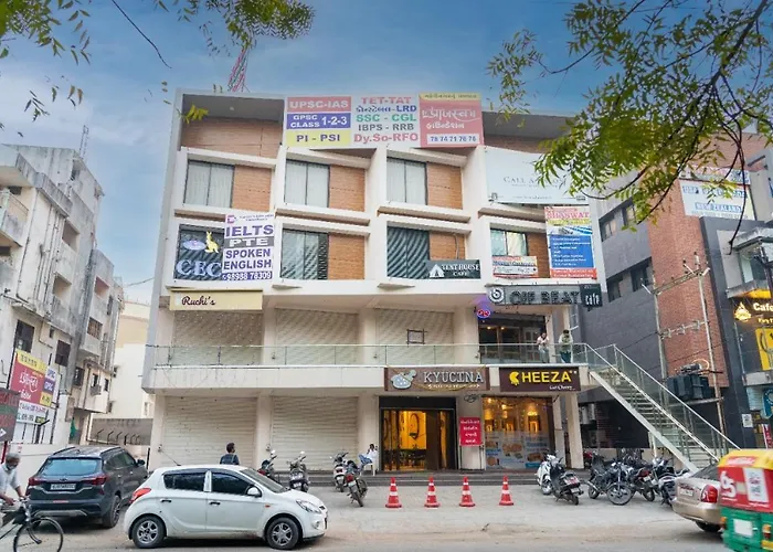 Hotel Lee Grand