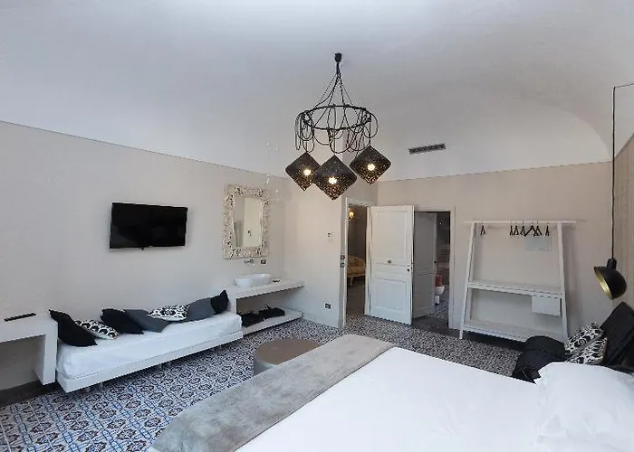 Palazzo Conti Camere E Suites