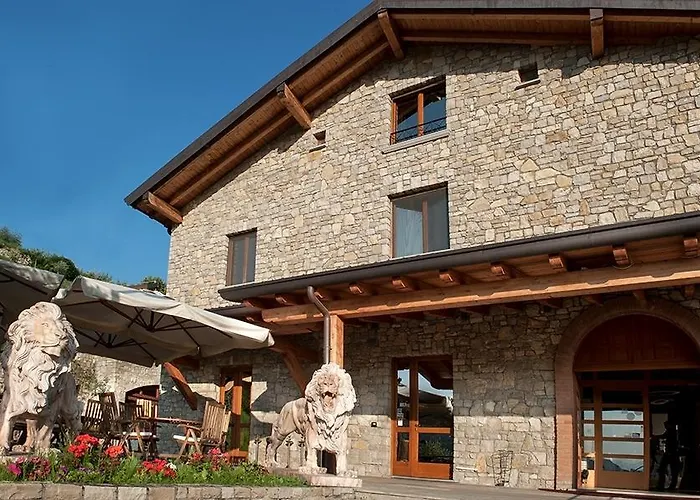 Hotel Fontana Santa