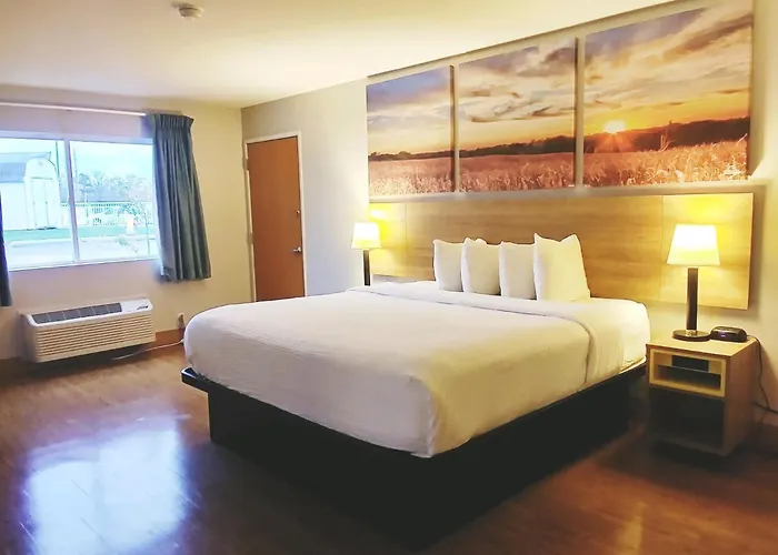 Days Inn By Wyndham Osage Beach Lake Of The Ozarks