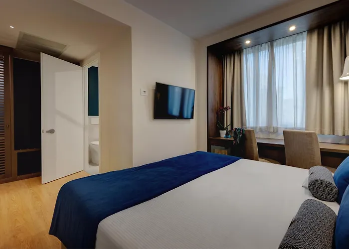 Fly Deco Hotel