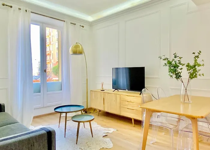 Designer Garden View Ac, Fiber Wifi Heart Of Monaco