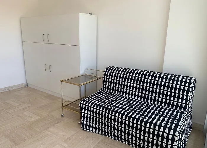 Studio With Private Parking