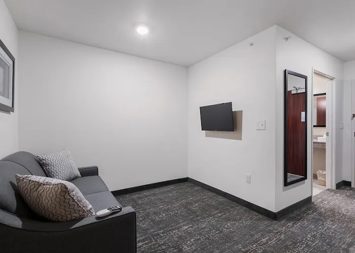 Cobblestone Hotel & Suites - Urbana