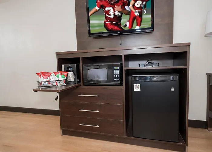 Red Roof Inn Plus+ & Suites Knoxville West - Cedar Bluff