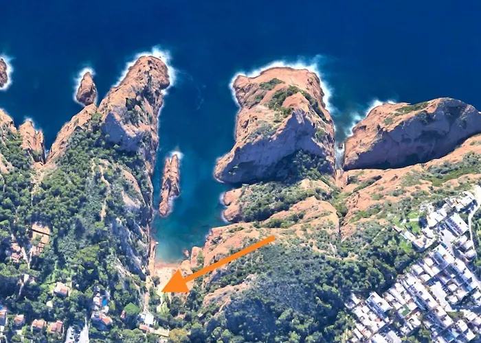 La Calanque De Figuerolles