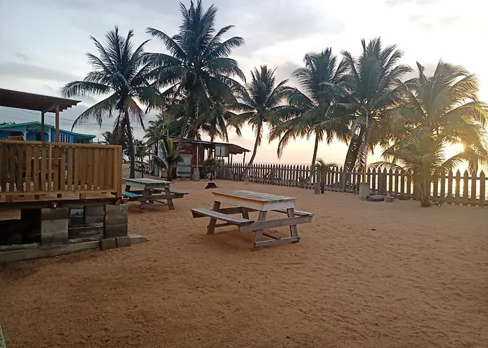 Pal'S On The Beach - Dangriga, Belize