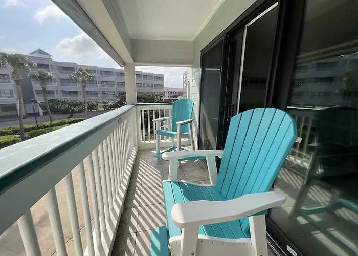 Sun Splashed Condo! Steps To Beach And 2 Pools Galveston Island