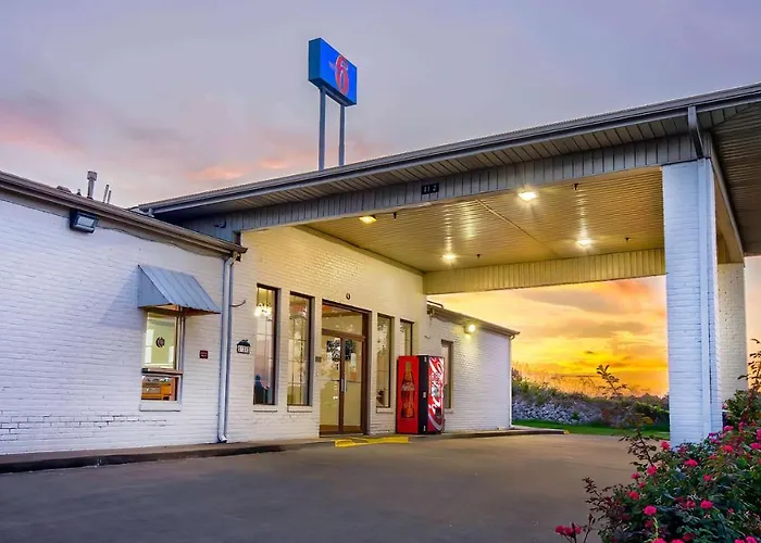 Motel 6-Grand Rivers, Ky