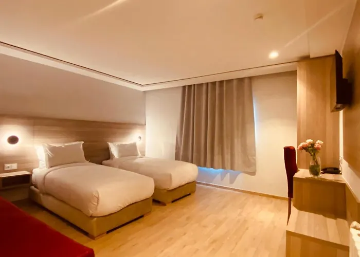 Fajr Hotel