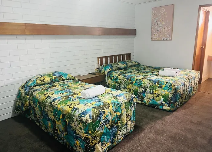 Century Motor Inn, Finley