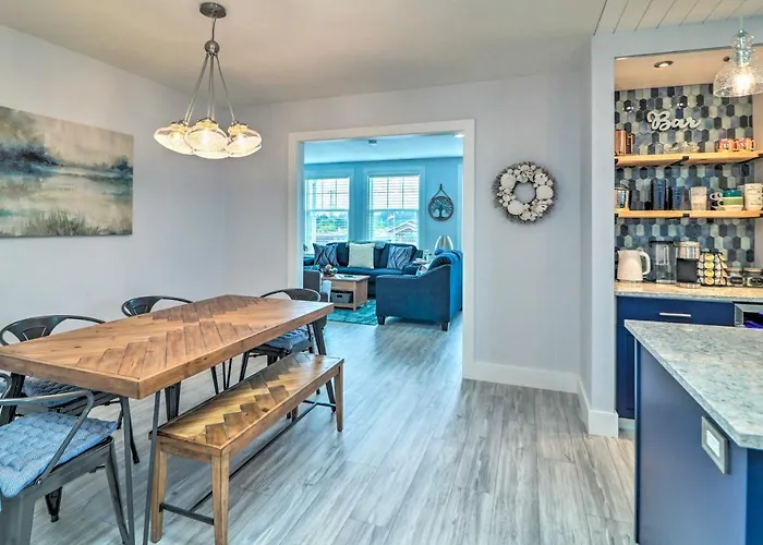 Immaculate Long Beach Apt W/ Gorgeous Kitchen