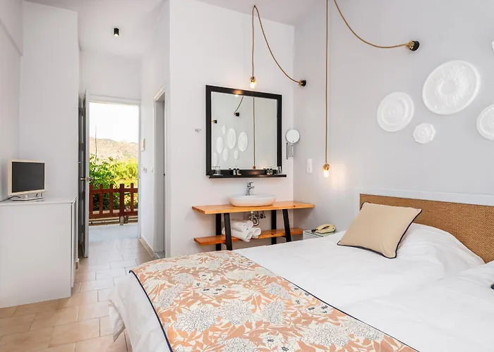 Mrs Chryssana Beach Hotel By Ghh (Adults Only)