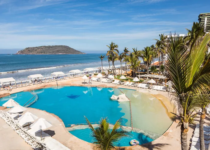 Costa De Oro Beach Hotel