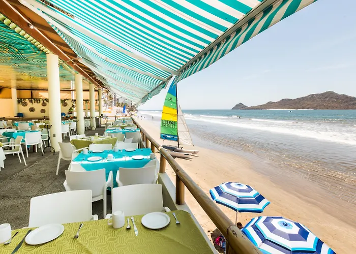 Costa De Oro Beach Hotel