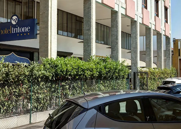 HotelTritone