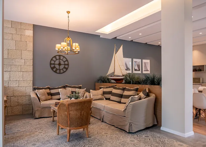 Romance Hotel And Family Suites