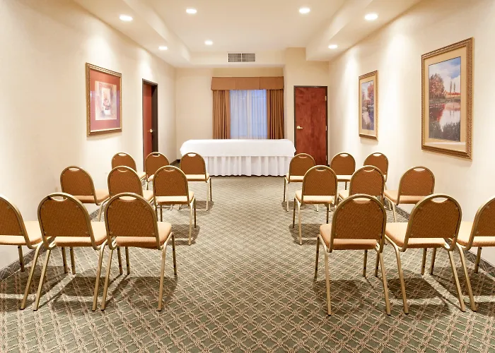 Holiday Inn Express & Suites Kerrville