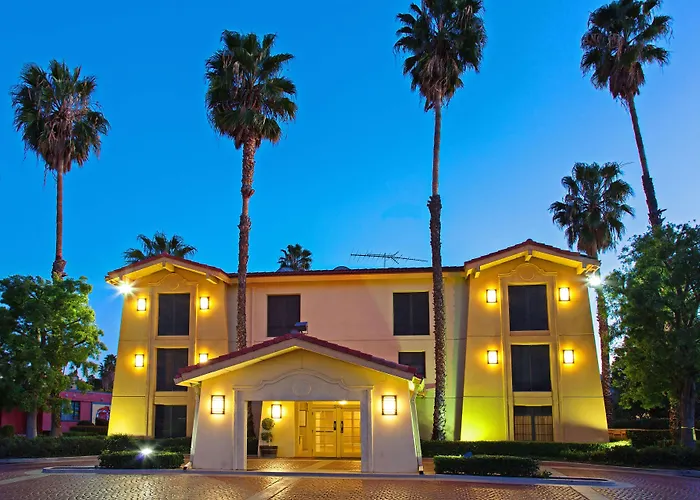 La Quinta Inn & Suites By Wyndham San Bernardino