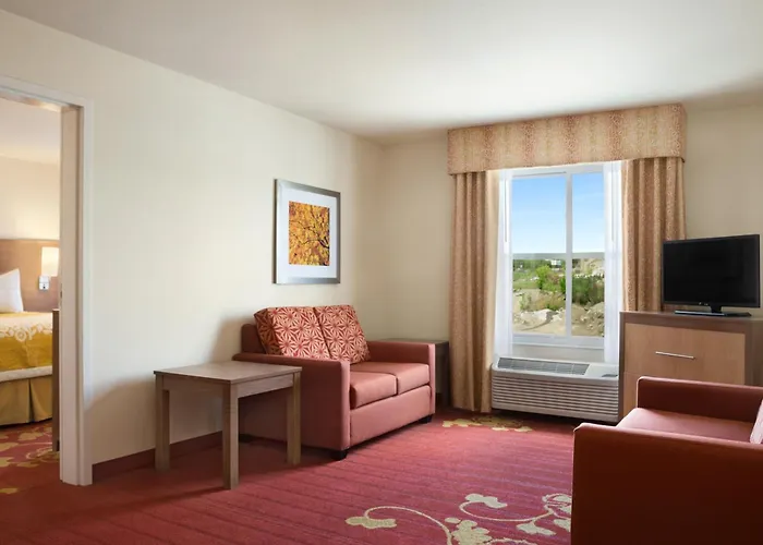 Days Inn & Suites By Wyndham Belmont