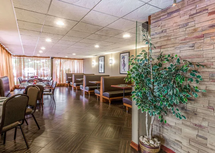 Wyndham Garden Hotel Newark Airport