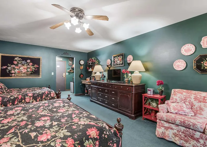 The Shore Club Wisconsin, Ascend Hotel Collection