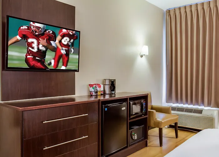 Red Roof Inn Plus+ Boston - Logan