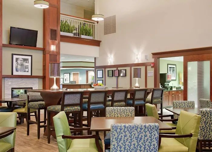 Hampton Inn & Suites Providence-Warwick Airport