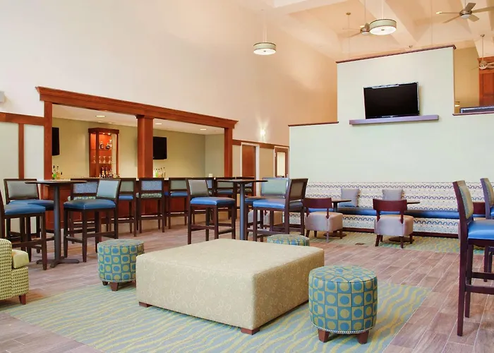 Hampton Inn & Suites Providence-Warwick Airport