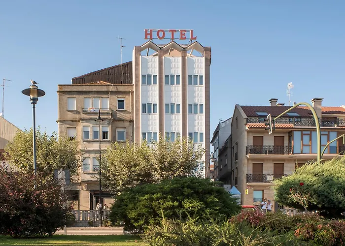 Hotel Airinos 3*