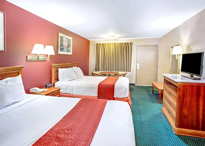 Days Inn By Wyndham Kennesaw