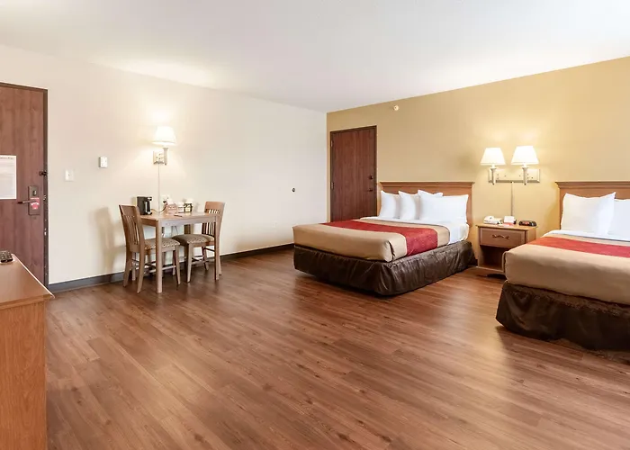 Econo Lodge Hadley Near University