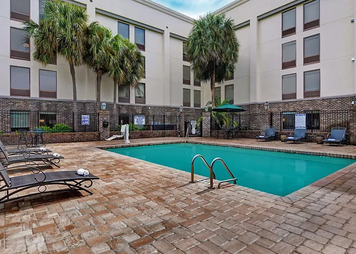 Hampton Inn Patriots Point