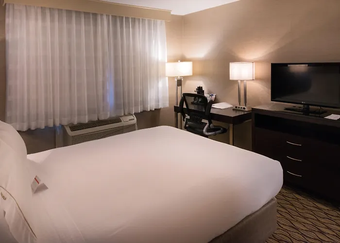 Holiday Inn Express & Suites Pasadena - Los Angeles By Ihg