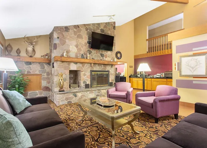 Americinn By Wyndham Elkhorn Near Lake Geneva