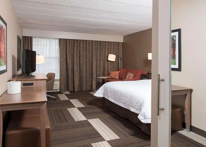 Hampton Inn Columbus/Taylorsville