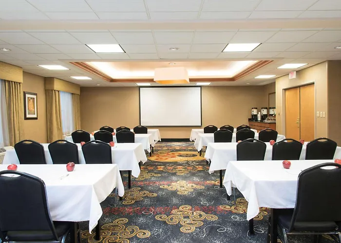 Hampton Inn Columbus/Taylorsville