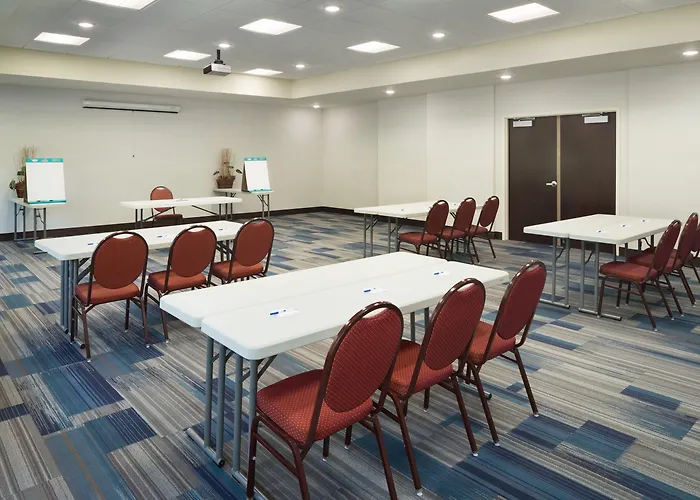 Holiday Inn Express & Suites Knoxville-Clinton By Ihg