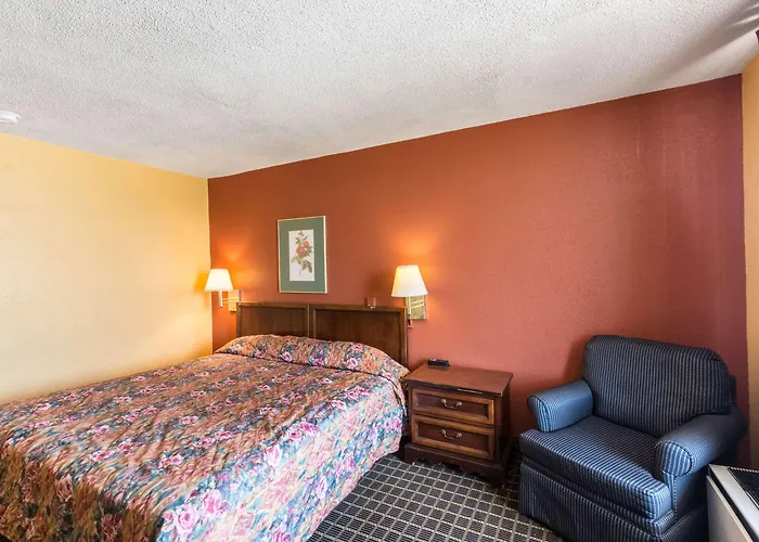Econo Lodge Inn & Suites Orangeburg