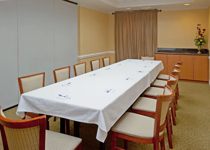 Best Western Plus Sugar Land-Stafford